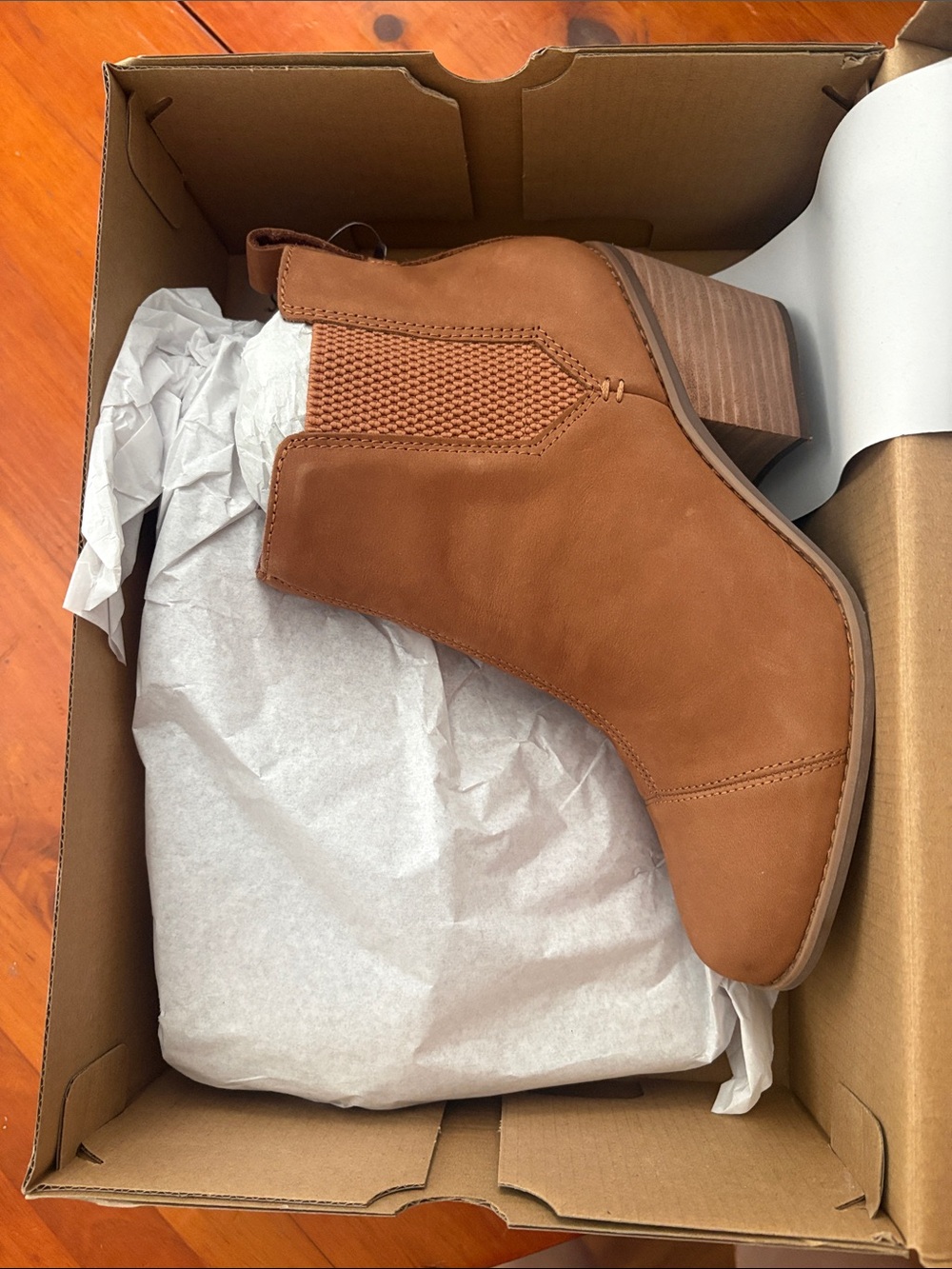 NWT Toms Tan Everly Chelsea Ankle Boot